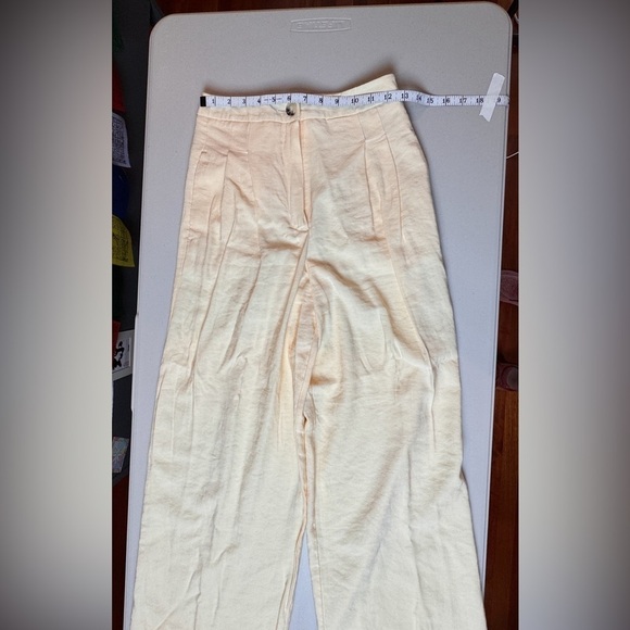 Top Shop yellow pleated slacks - Picture 6 of 9